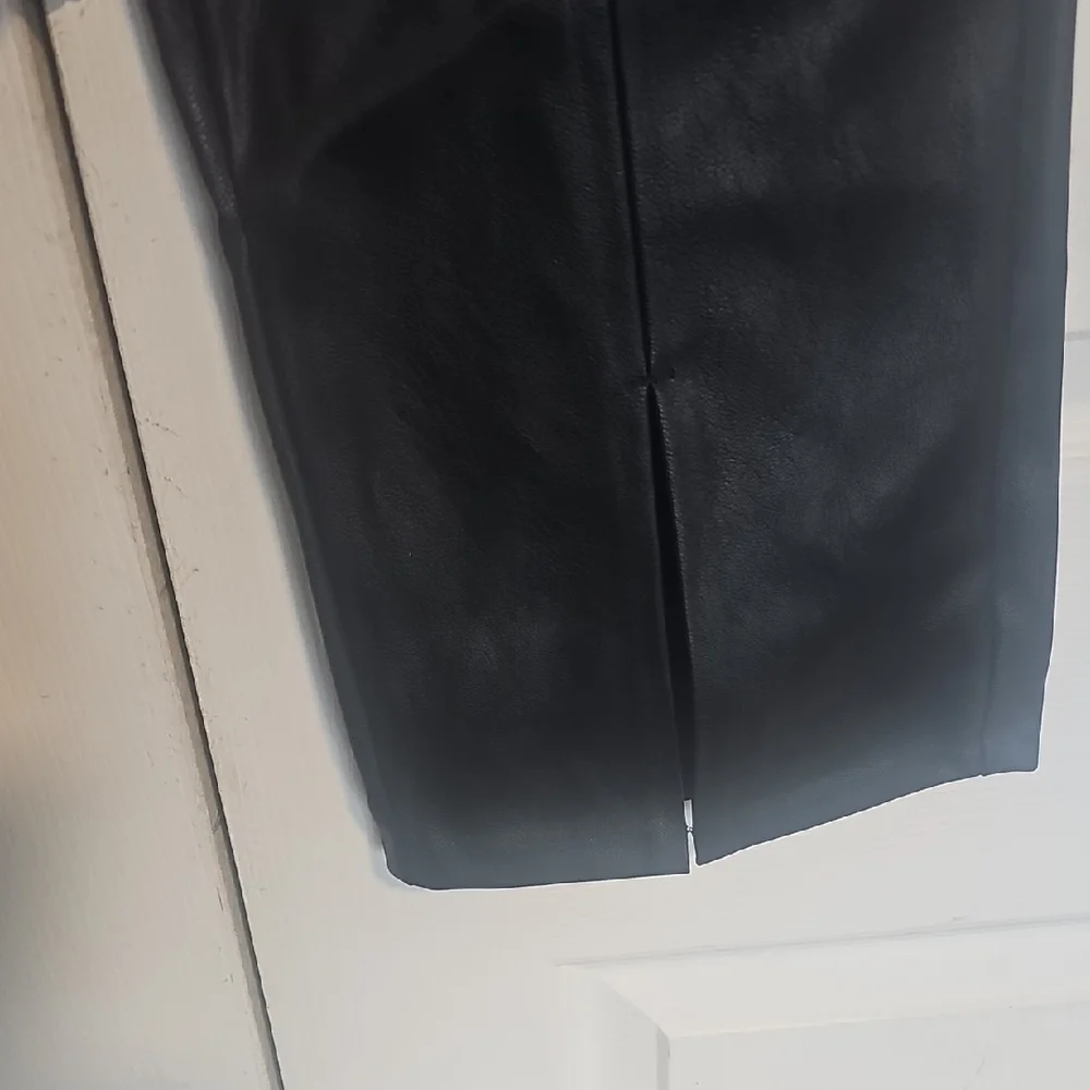 KanCan Men's Black Dress Pants - Picture 4 of 5